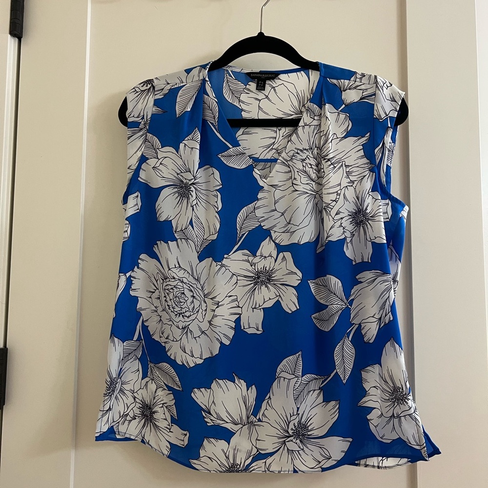 Banana Republic Blouse Blue and White Floral
